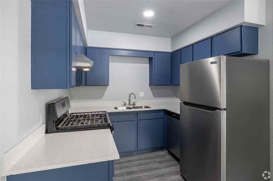 1701 N Lewis Ave #1 - Photo 4 of 16