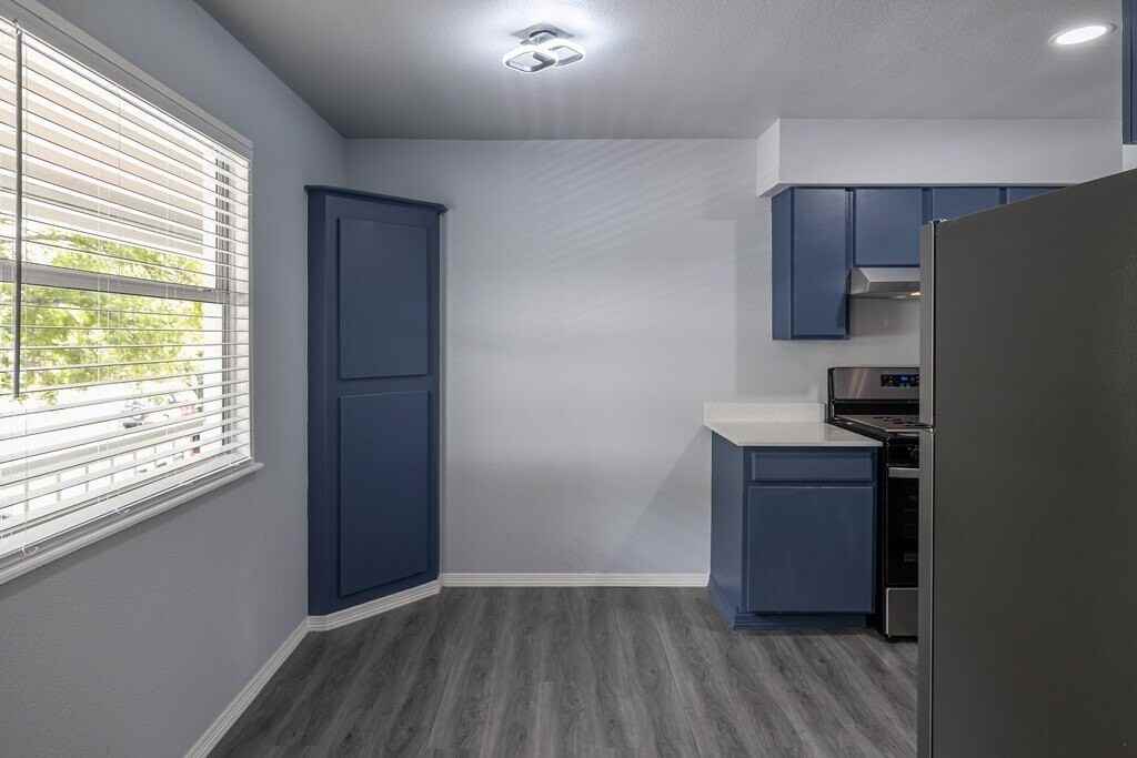 1701 N Lewis Ave #20 - Photo 6 of 16