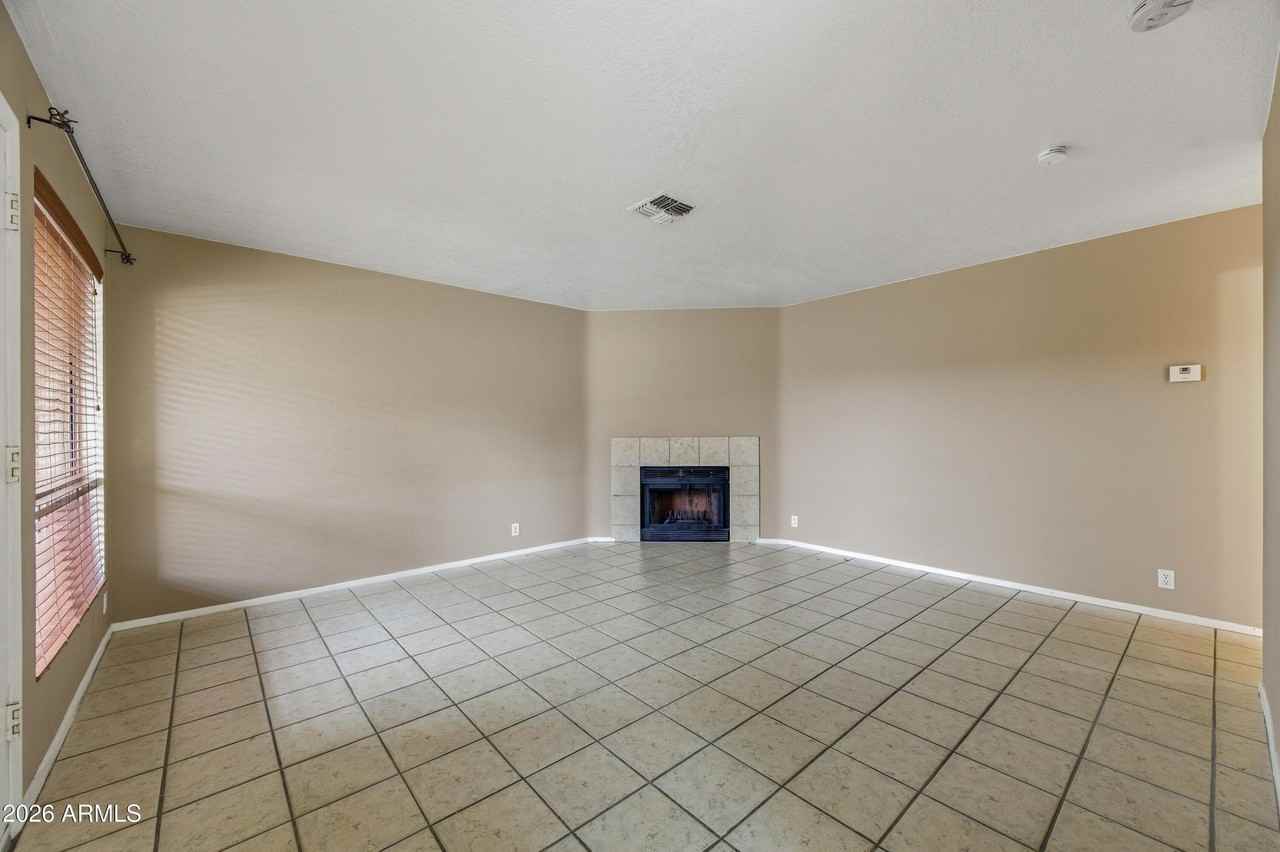 501 W Yukon Dr #4 - Photo 4 of 28