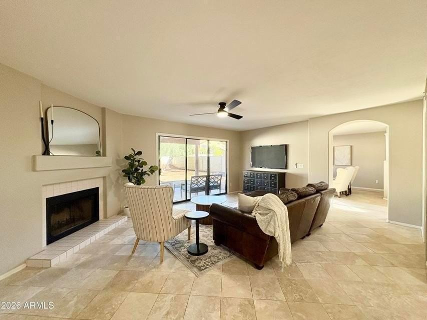 5946 E Kelton Ln - Photo 6 of 16