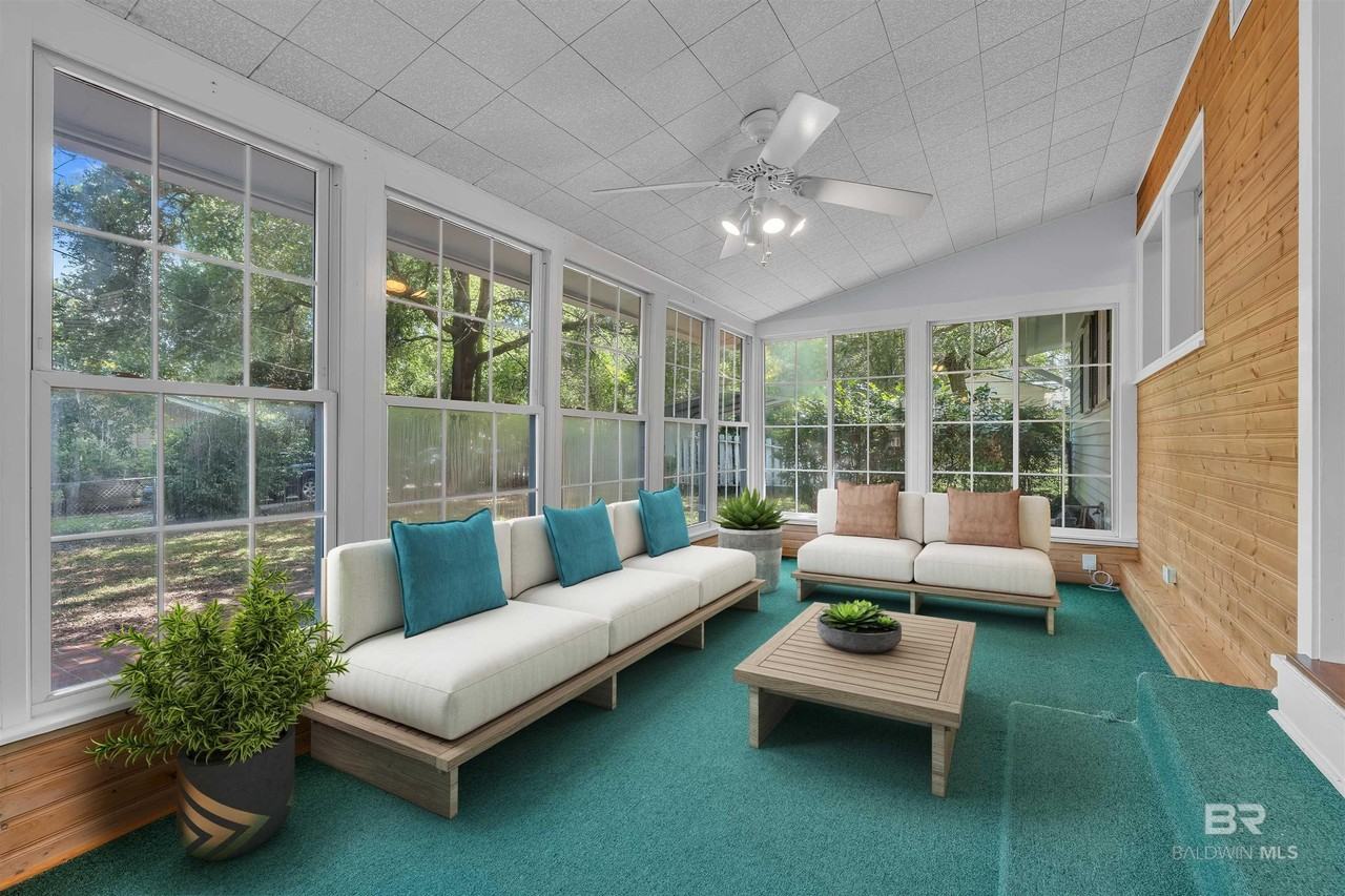 252 S Bayview St - Photo 6 of 19