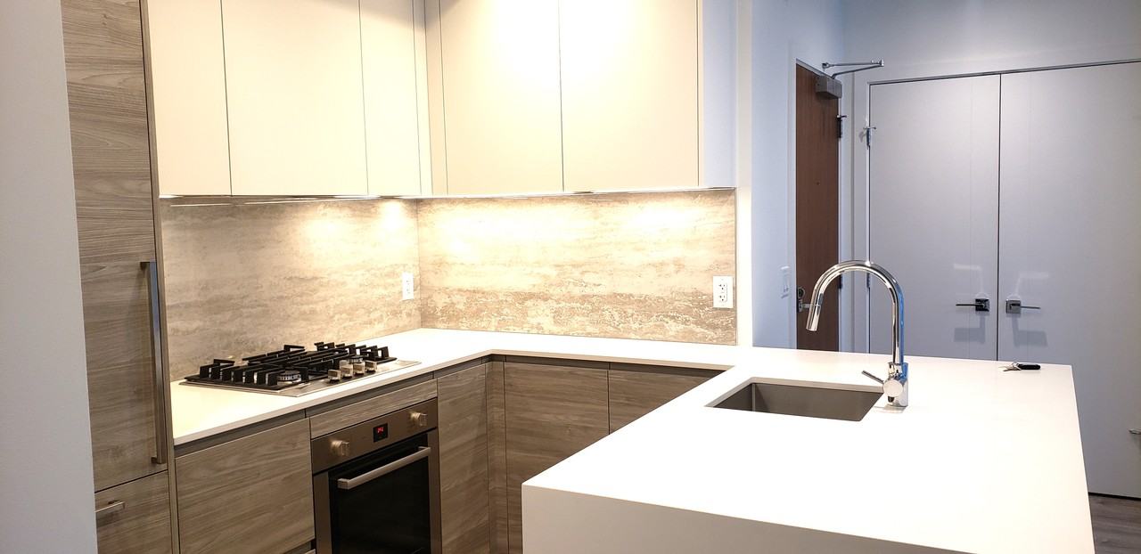 680 Quayside Drive #1406 - Photo 4 of 17