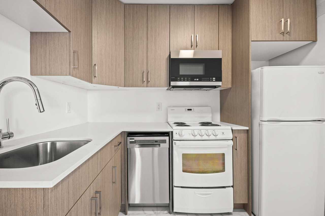 800 Beverley Street - Photo 7 of 15