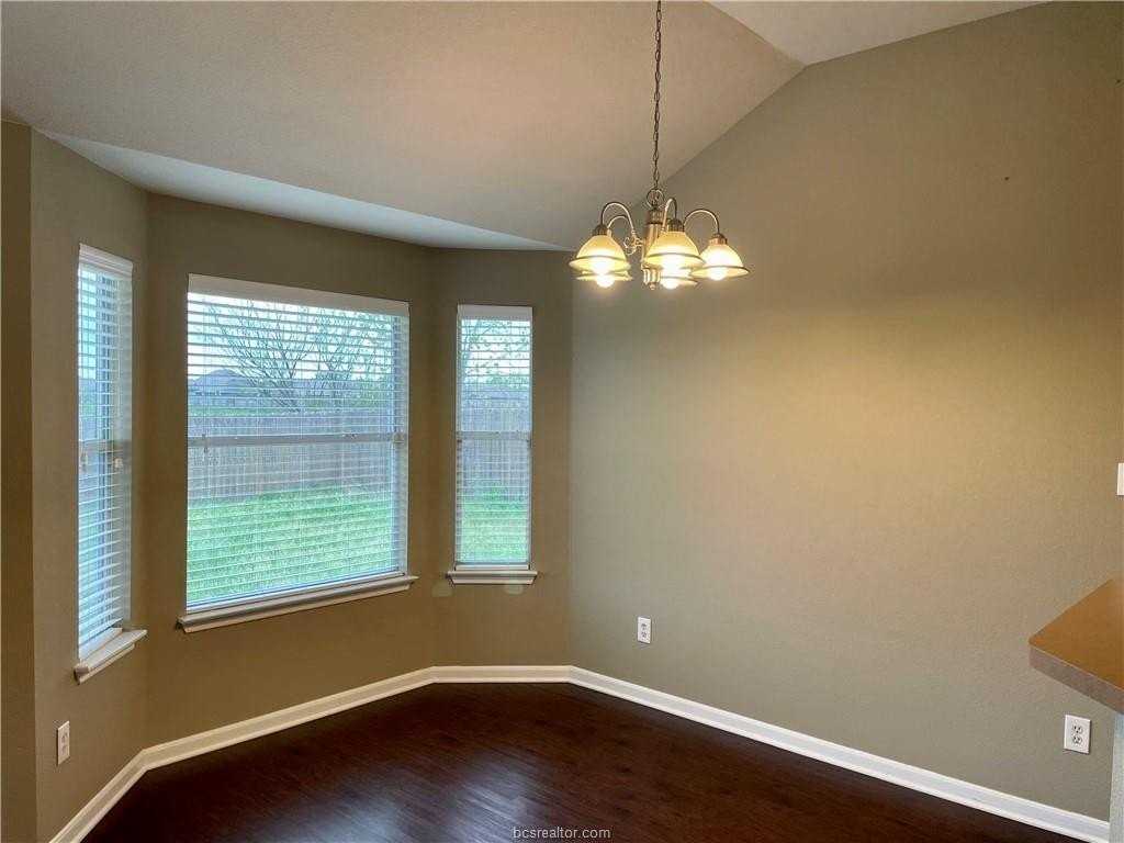 15234 Meredith Ln - Photo 4 of 23