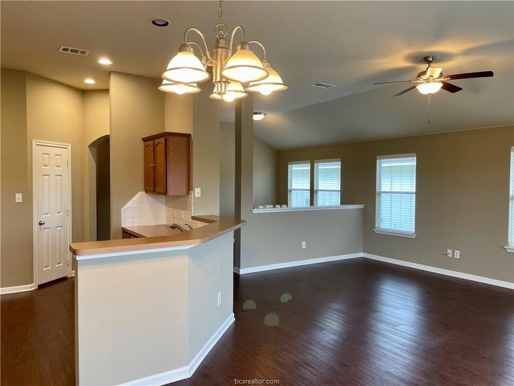 15234 Meredith Ln - Photo 5 of 23