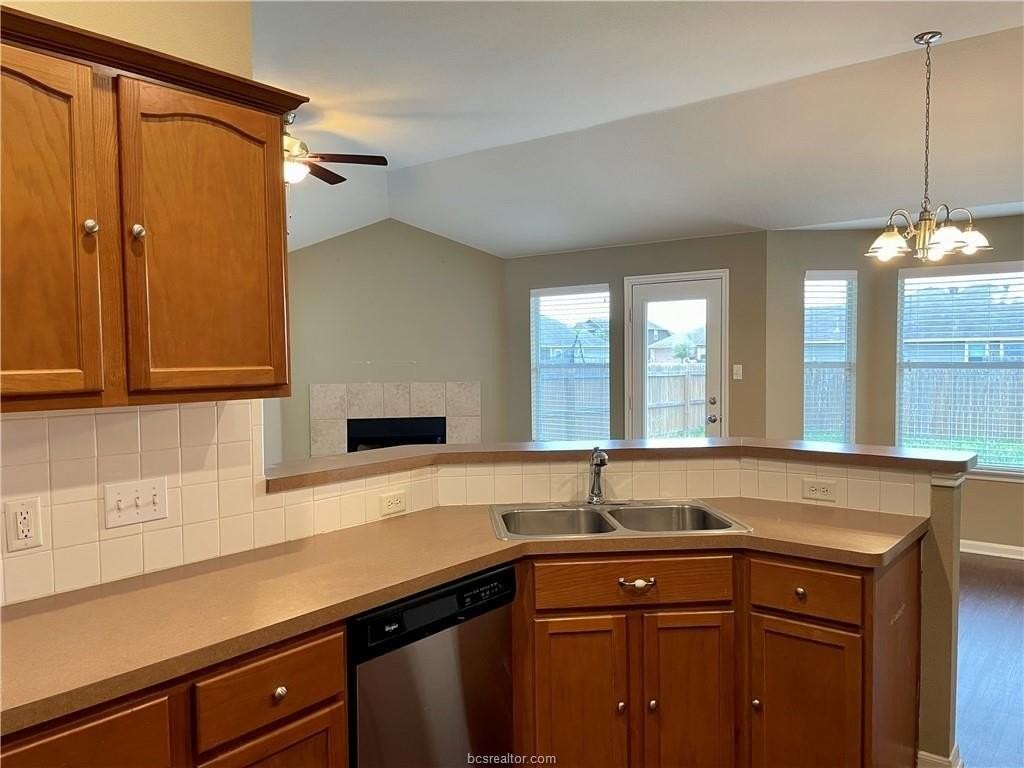 15234 Meredith Ln - Photo 6 of 23