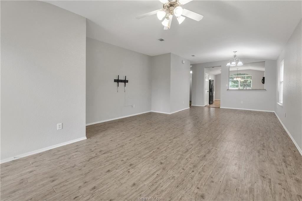 934 Whitewing Ln - Photo 4 of 16