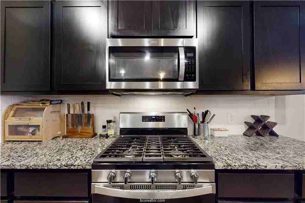 6214 Darlington Ave - Photo 5 of 14