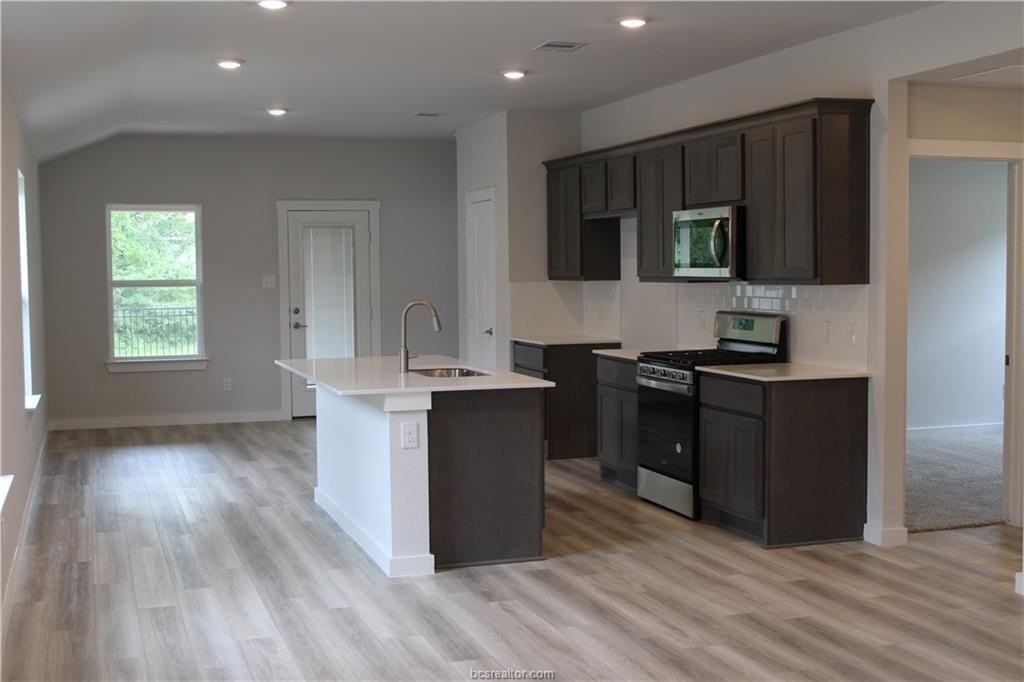 927 Lady Bird Ln - Photo 4 of 14