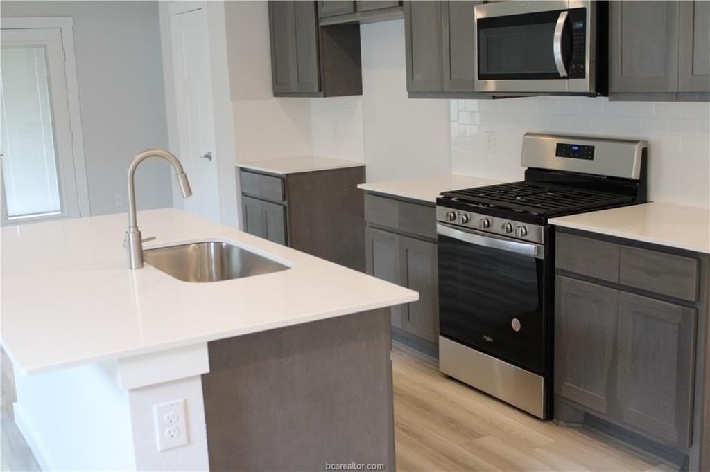 927 Lady Bird Ln - Photo 6 of 14