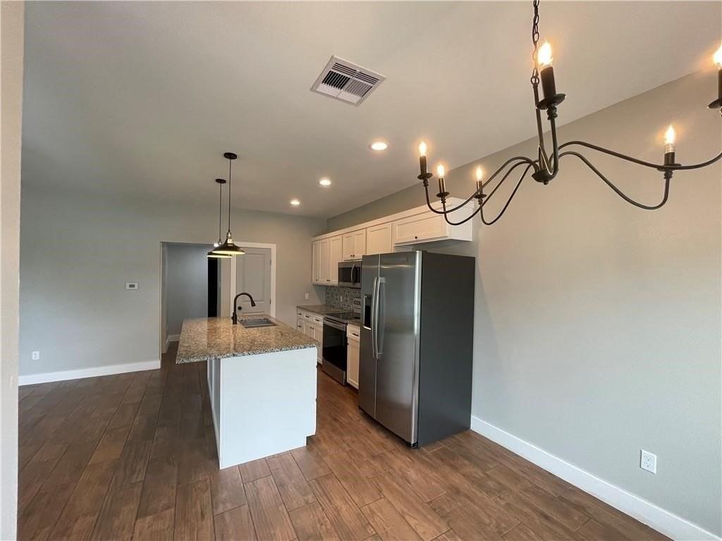 4205 Walnut Hills Dr #B - Photo 5 of 12