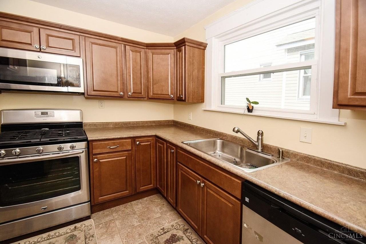 2929 Cortelyou Pl - Photo 3 of 9