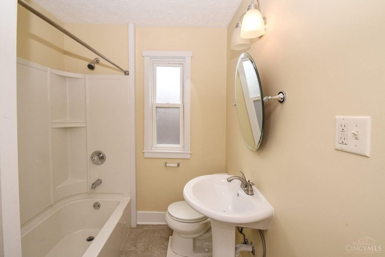 2929 Cortelyou Pl - Photo 6 of 9