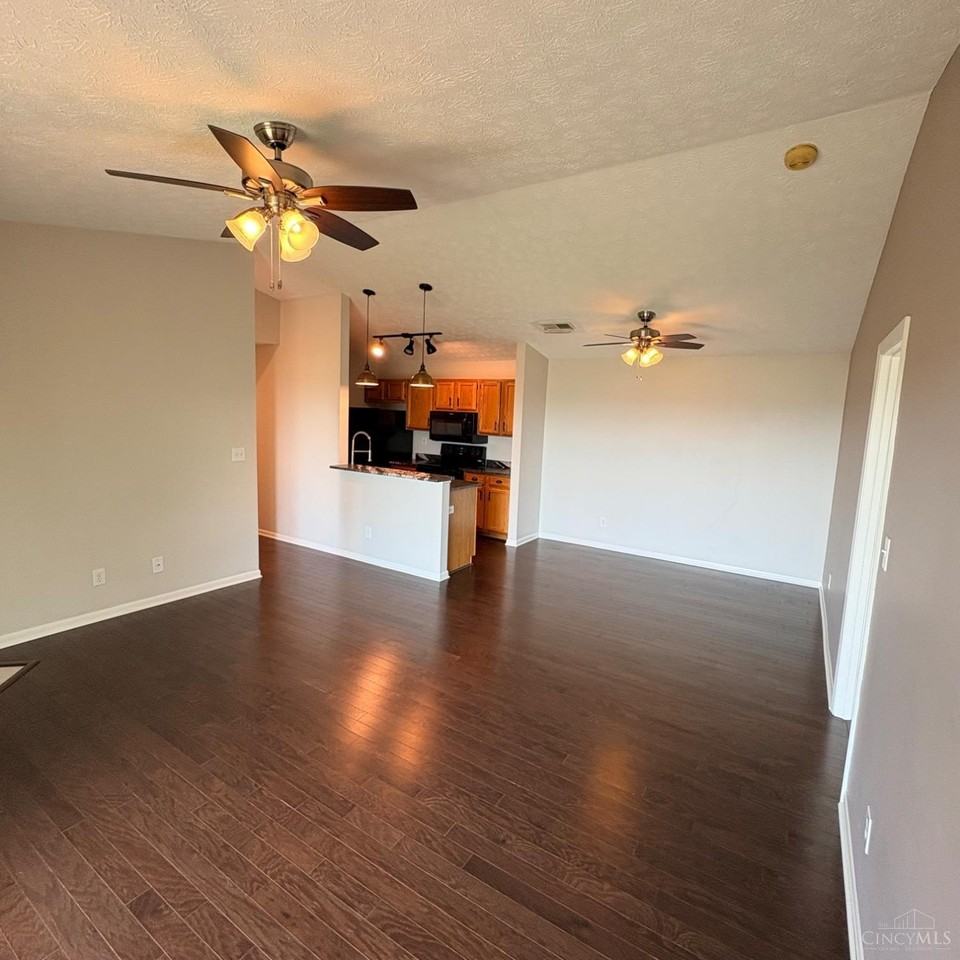 8939 Eagleview Dr #10 - Photo 4 of 22