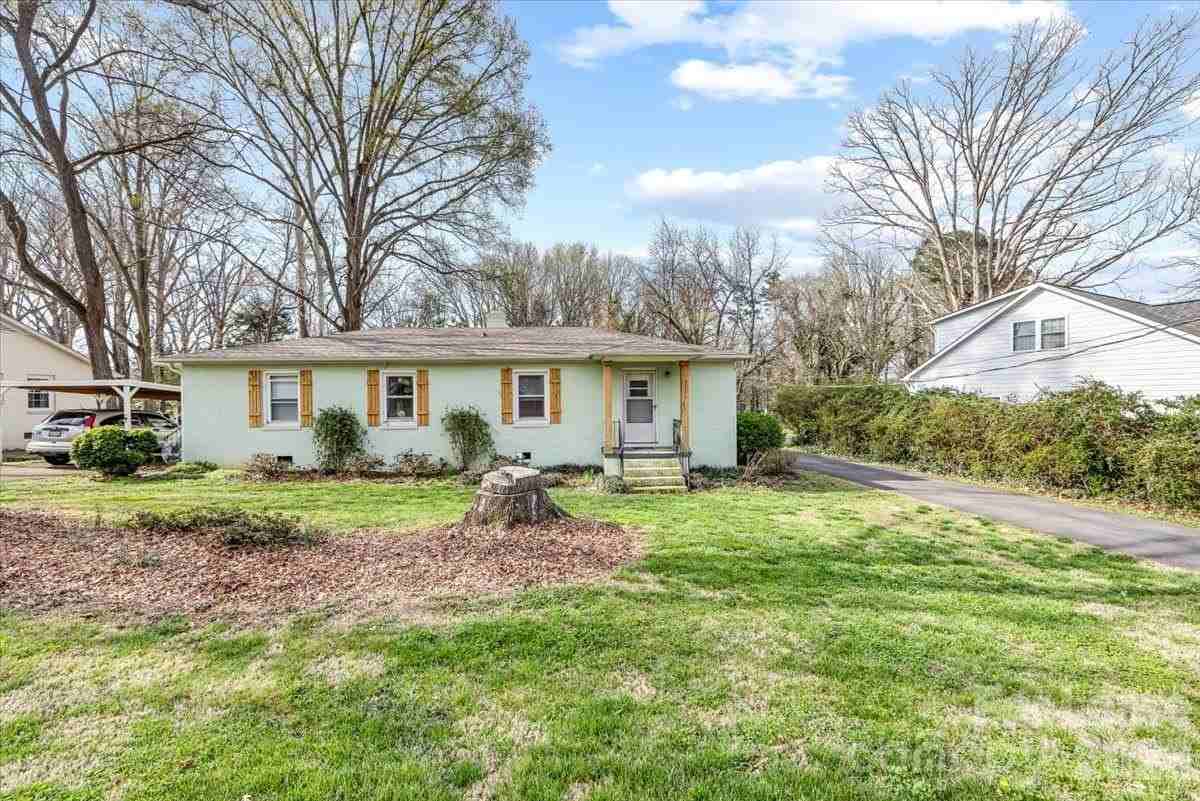 5711 Oak Dr - Photo 3 of 22