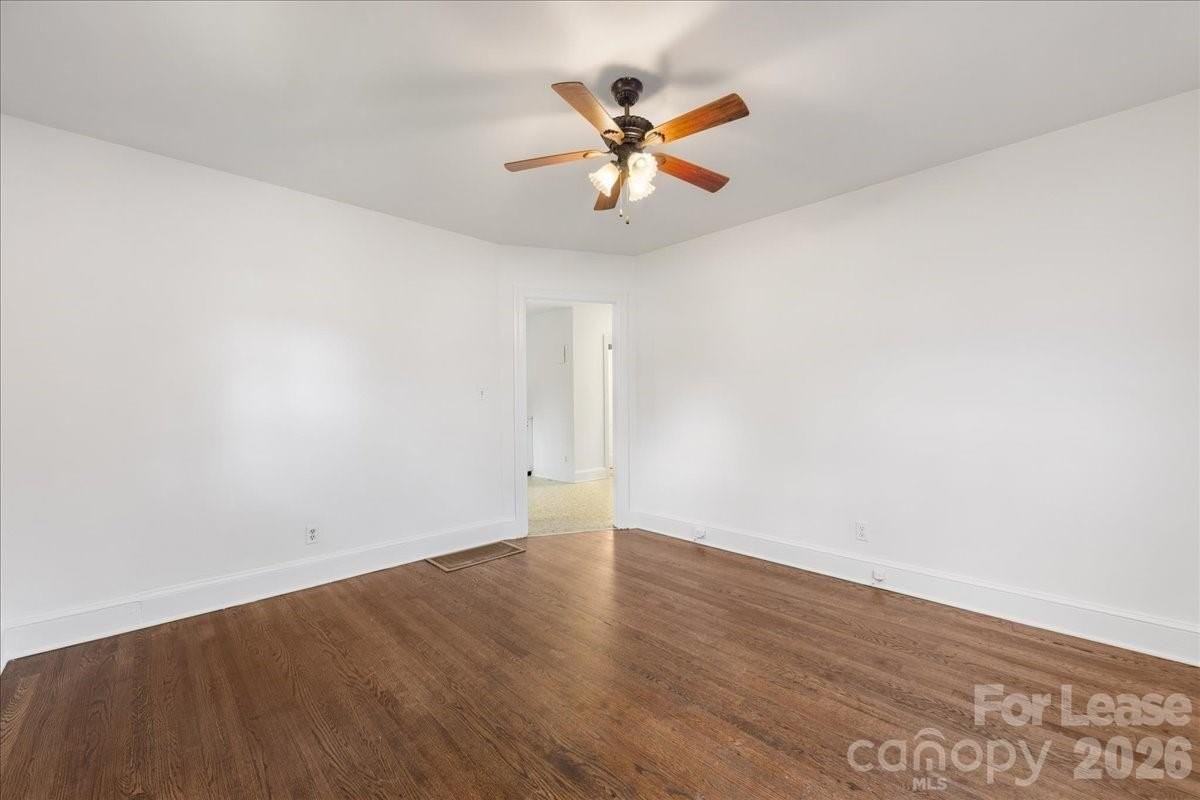 5711 Oak Dr - Photo 7 of 22