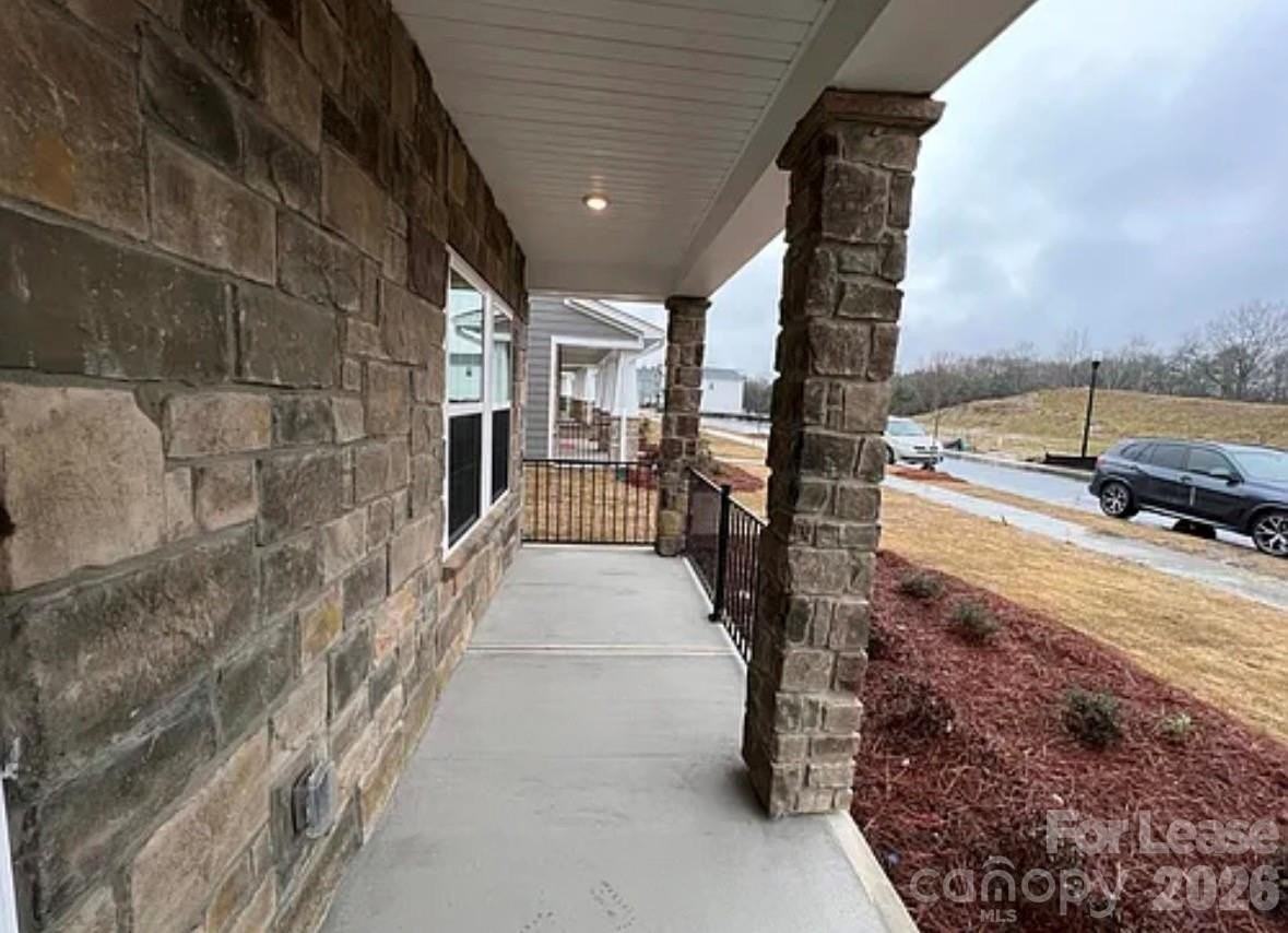 826 Windage Way - Photo 2 of 32