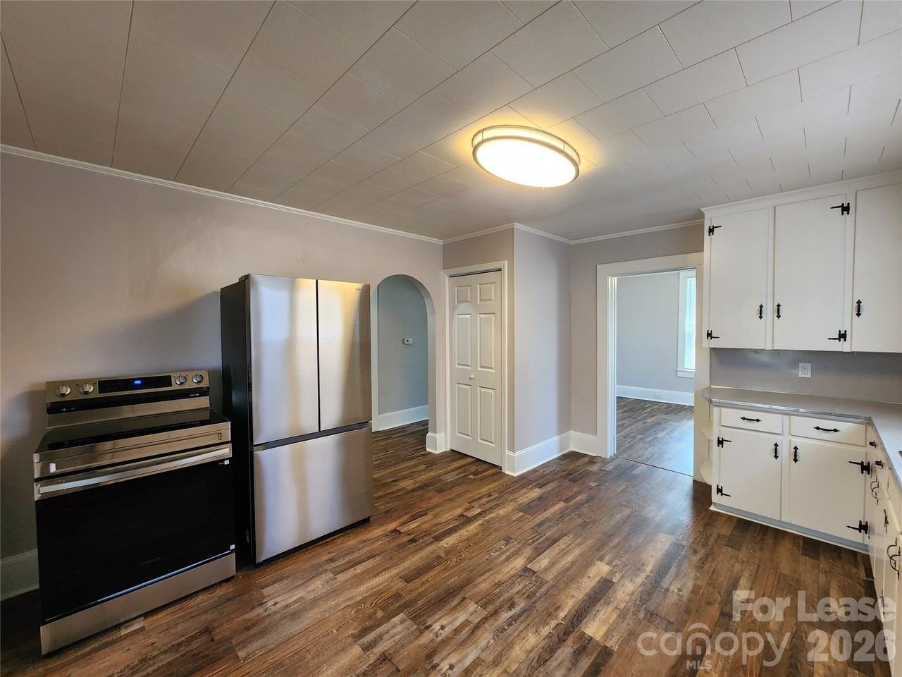 127 Poplar St - Photo 5 of 21