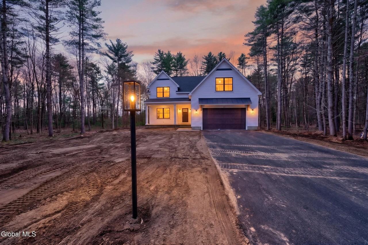 622 Acland Blvd - Photo 2 of 50