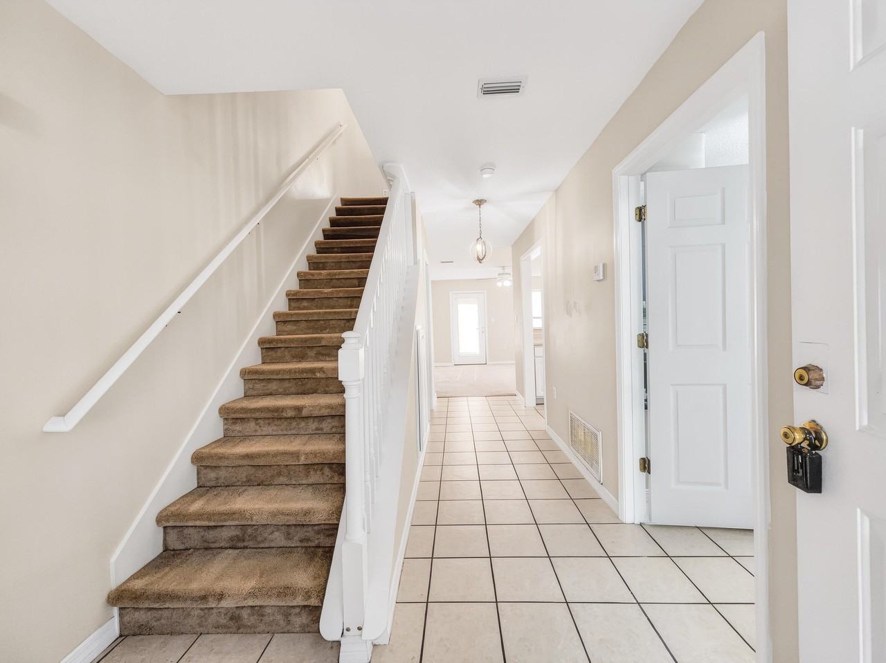 977 Scenic Oak Ln - Photo 3 of 15