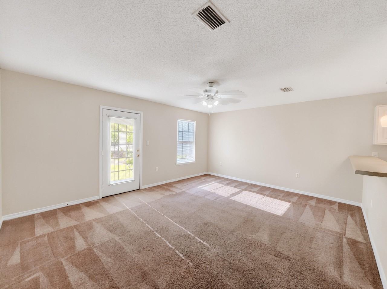 977 Scenic Oak Ln - Photo 5 of 15