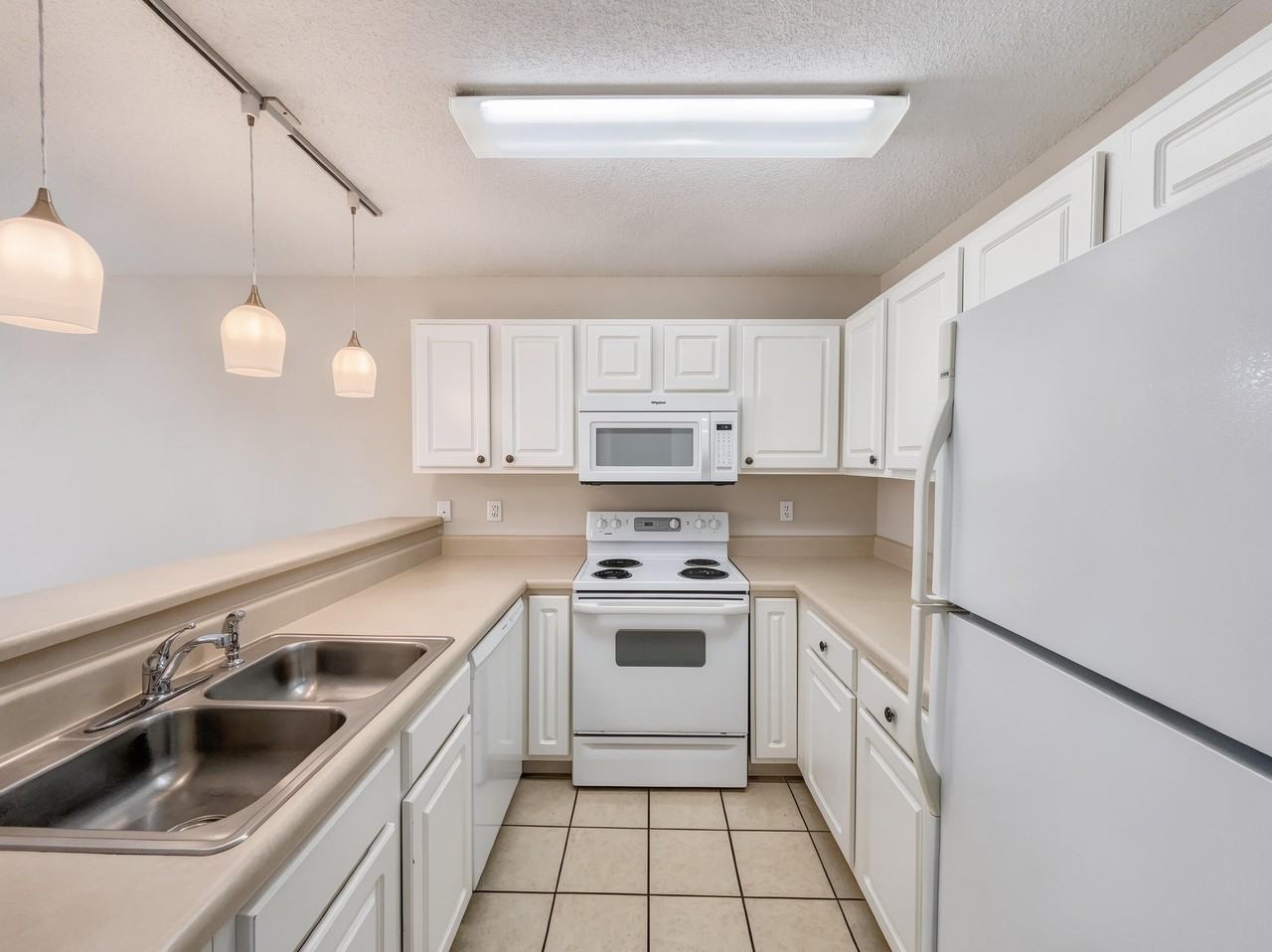 977 Scenic Oak Ln - Photo 6 of 15