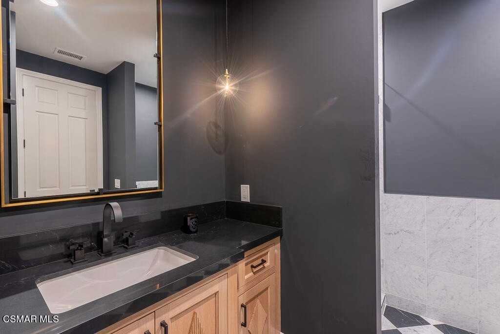 2390 Crombie Ct - Photo 7 of 50