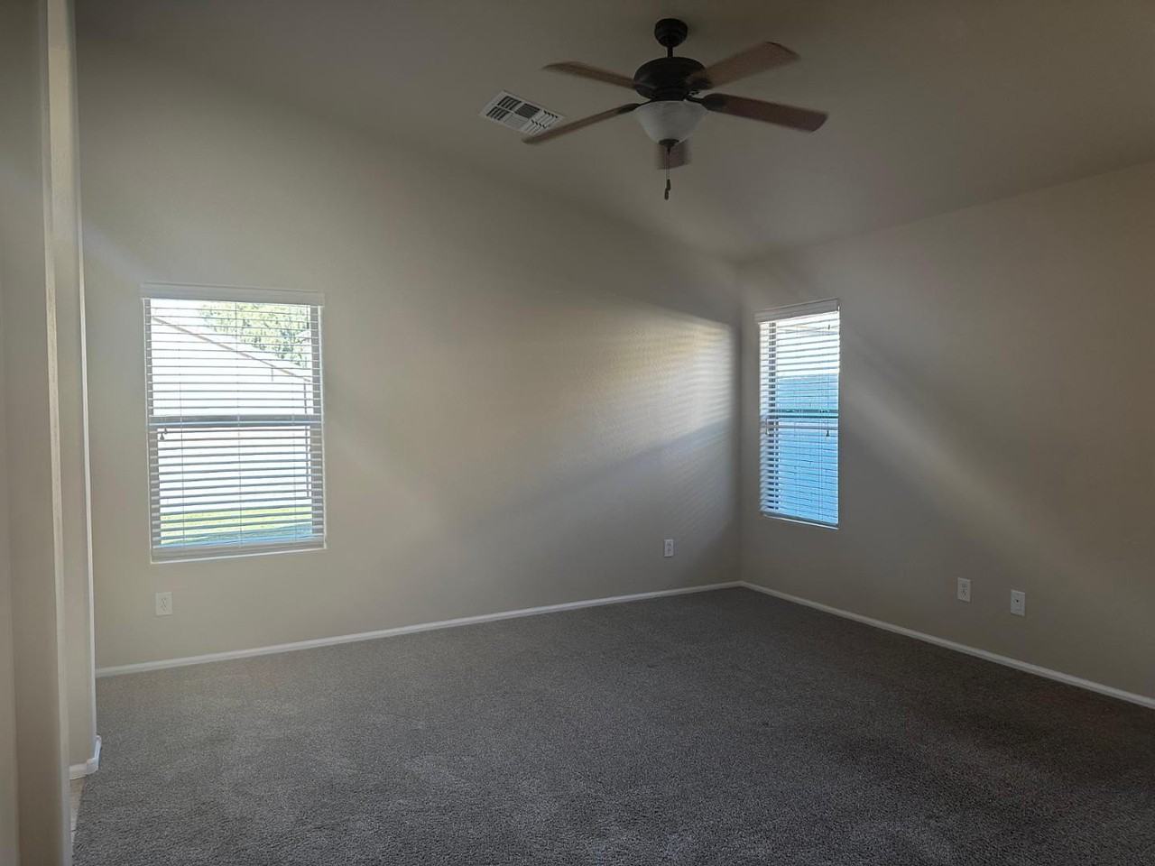 1672 W Paisley Dr - Photo 4 of 11