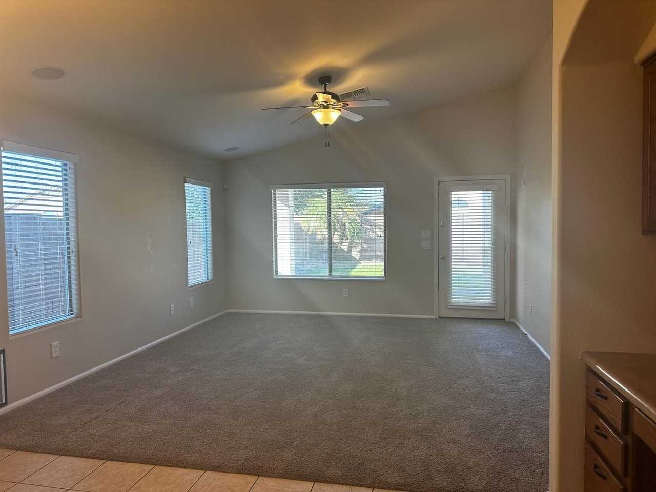 1672 W Paisley Dr - Photo 5 of 11