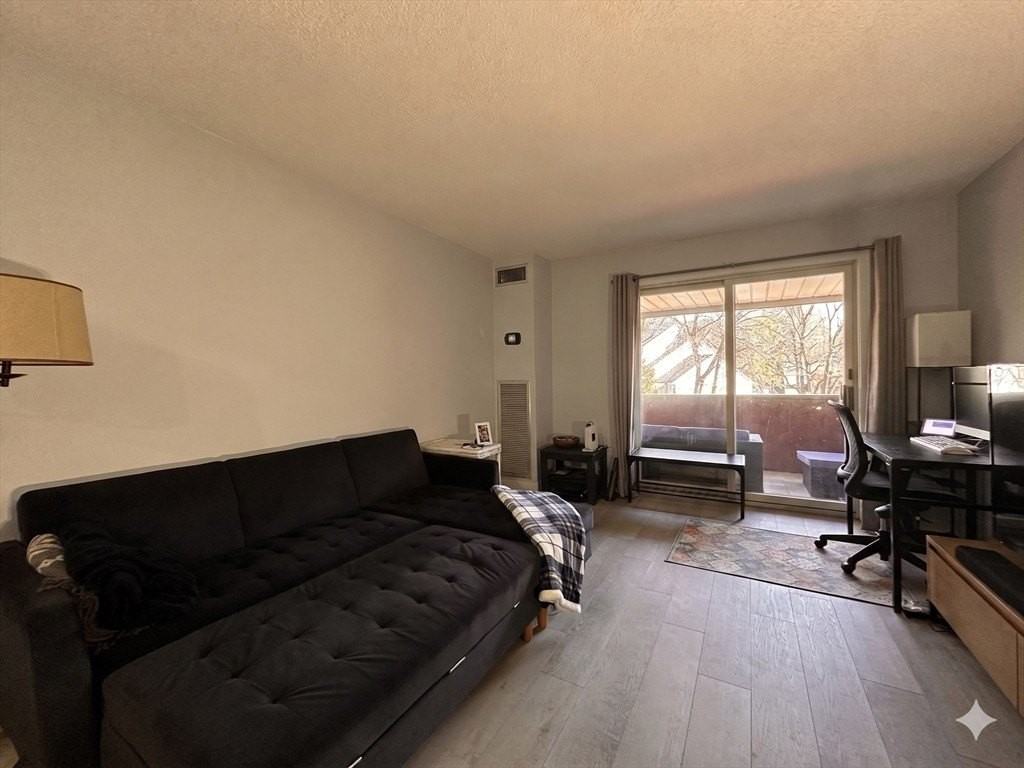100 Rosemary Way - Photo 7 of 17