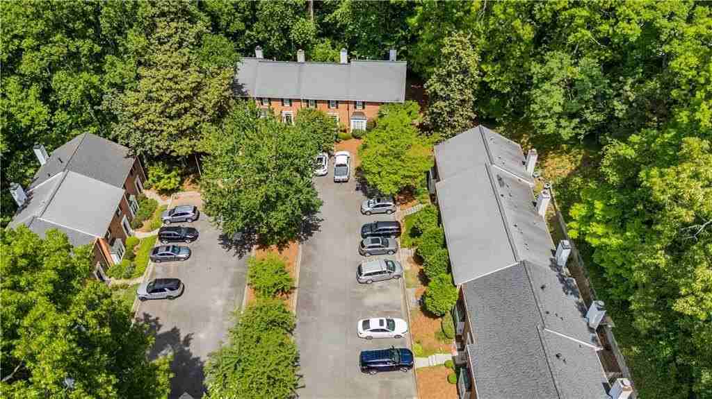 1160 Windsor Pkwy #8 - Photo 2 of 30