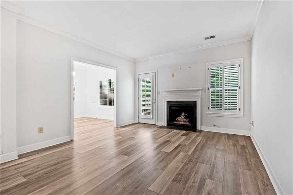 1160 Windsor Pkwy #8 - Photo 6 of 30
