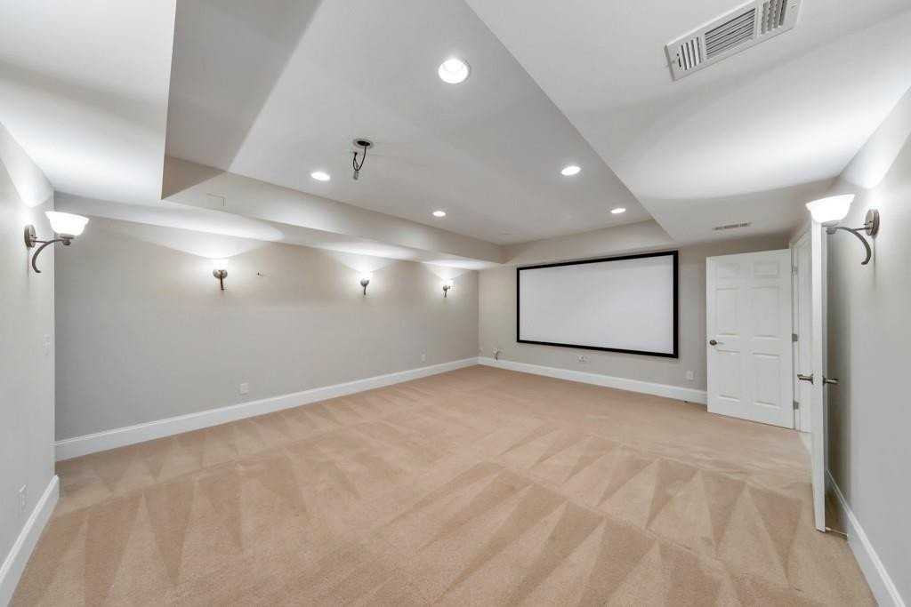 11180 West Rd - Photo 4 of 50