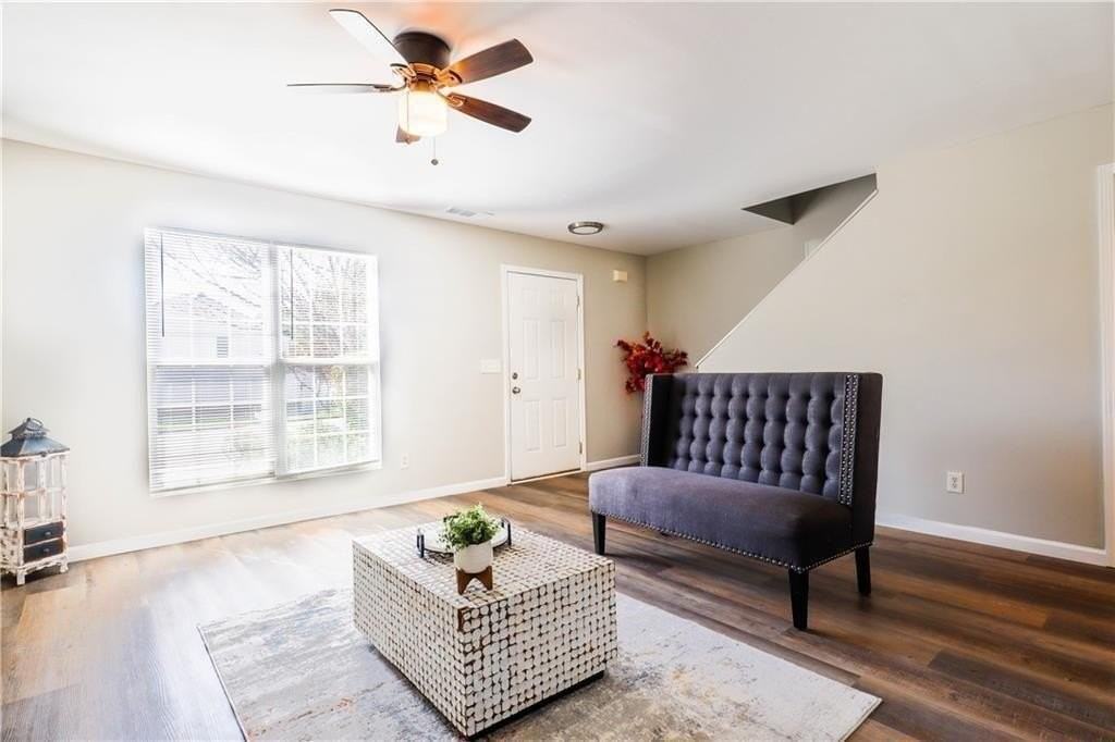 5823 Strathmoor Manor Cir - Photo 4 of 18