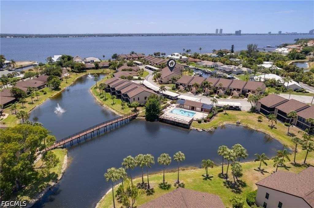 15489 Admiralty Cir #5 - Photo 2 of 19