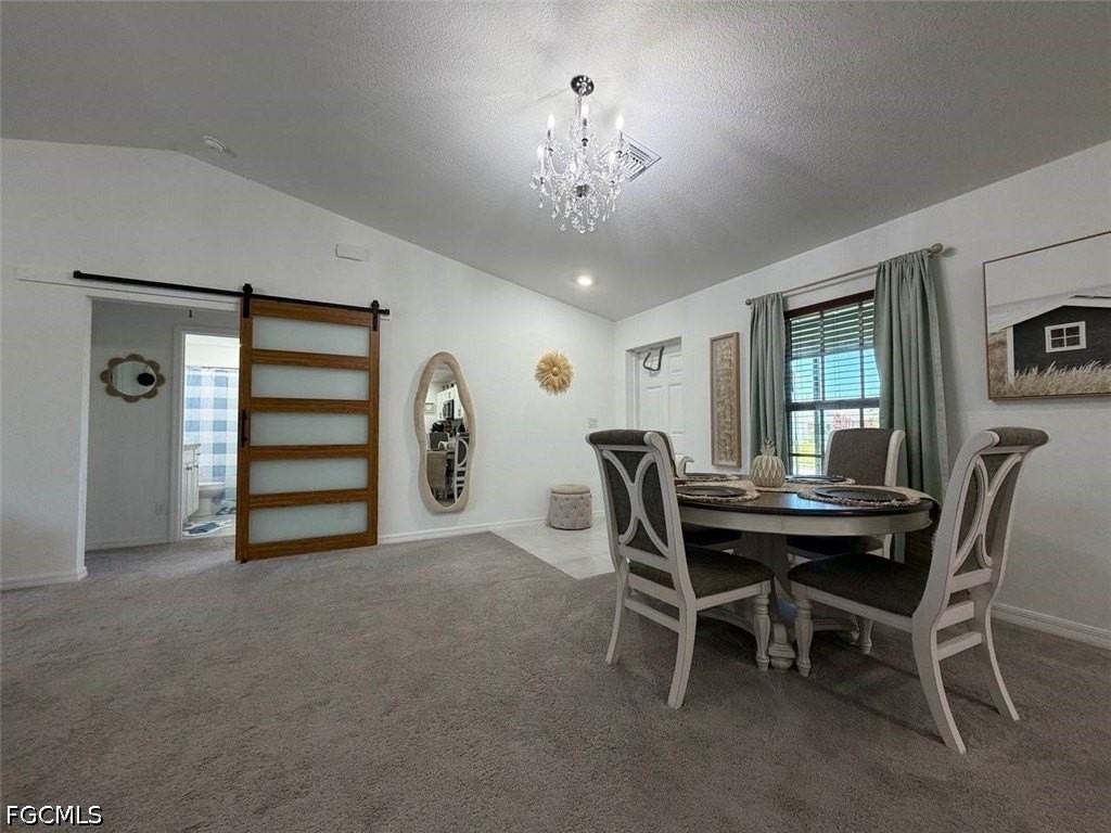 926 Ne 33rd St - Photo 4 of 22