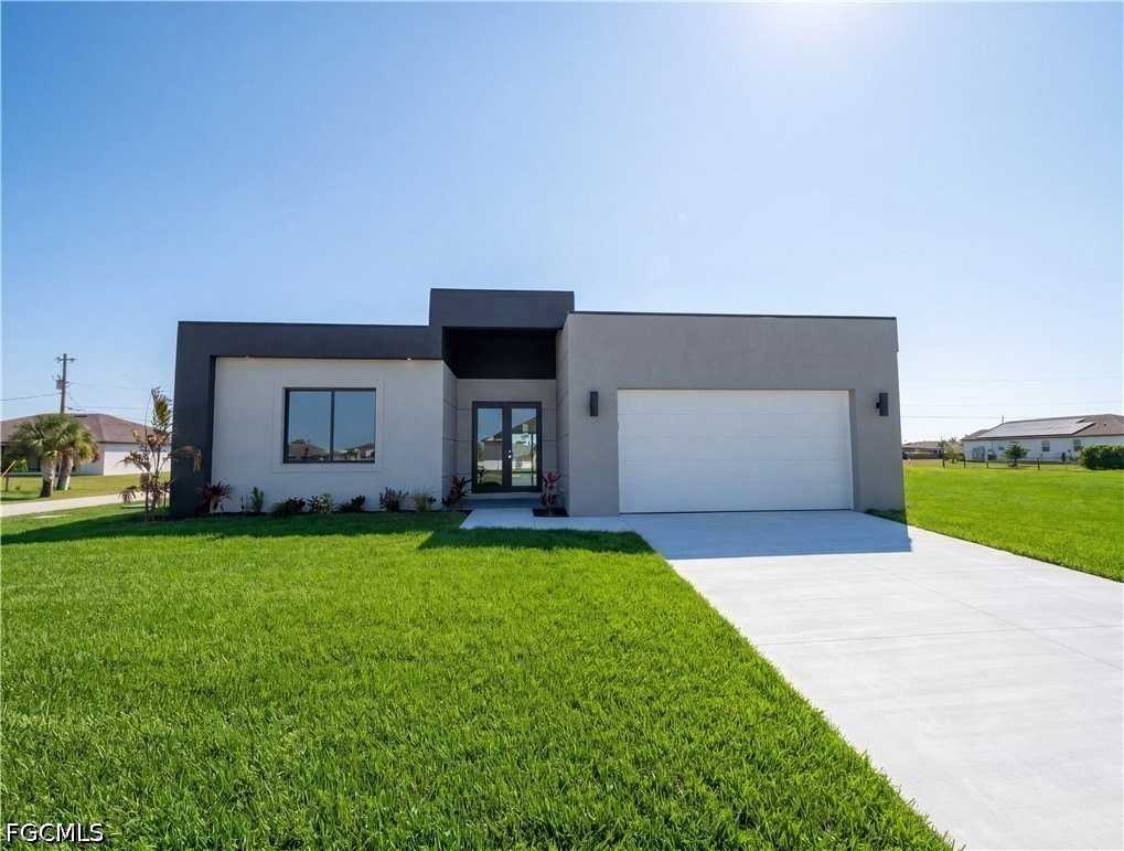 4402 Nw 34th Ter - Photo 2 of 24