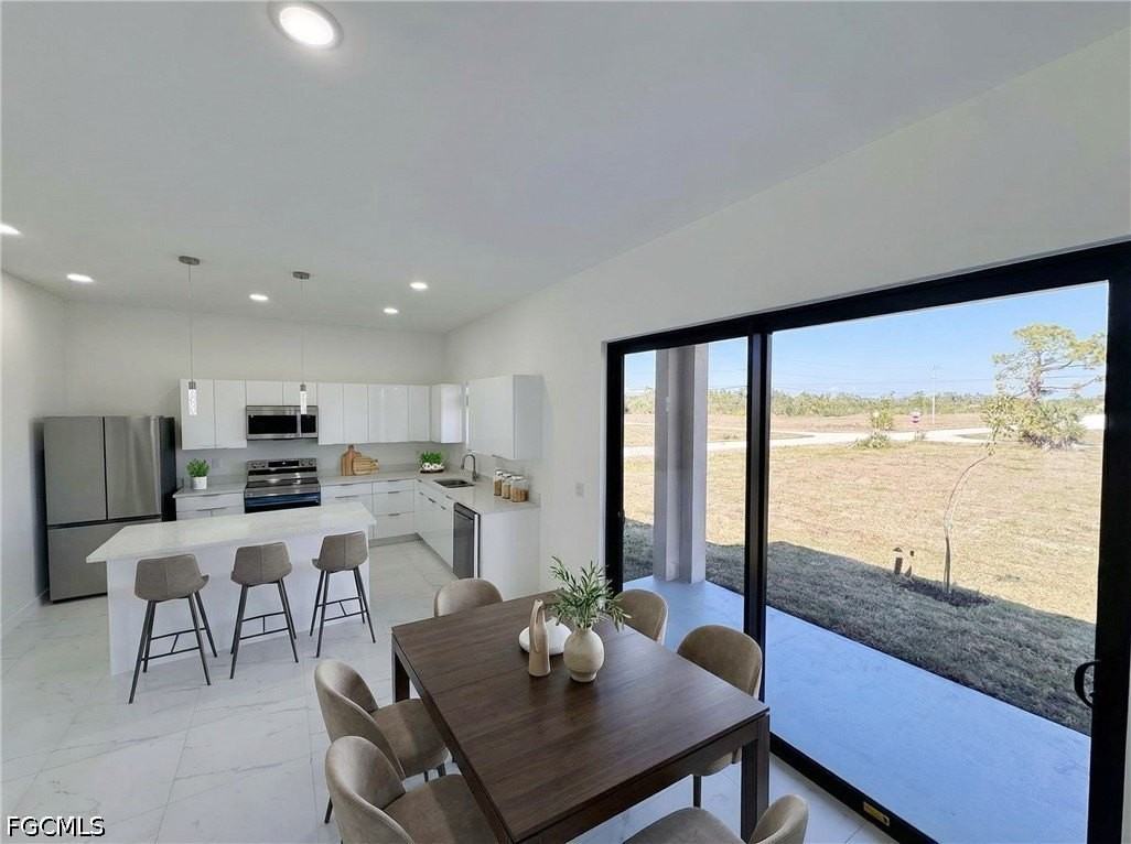 4402 Nw 34th Ter - Photo 6 of 24