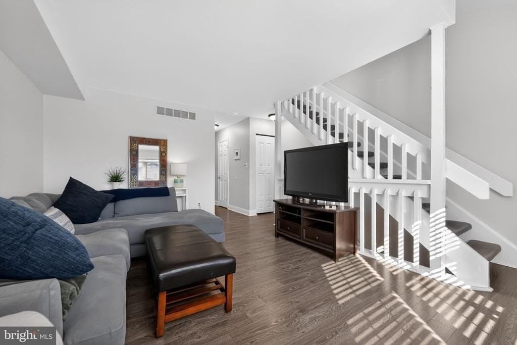 4906 Catamaran Ct - Photo 3 of 28