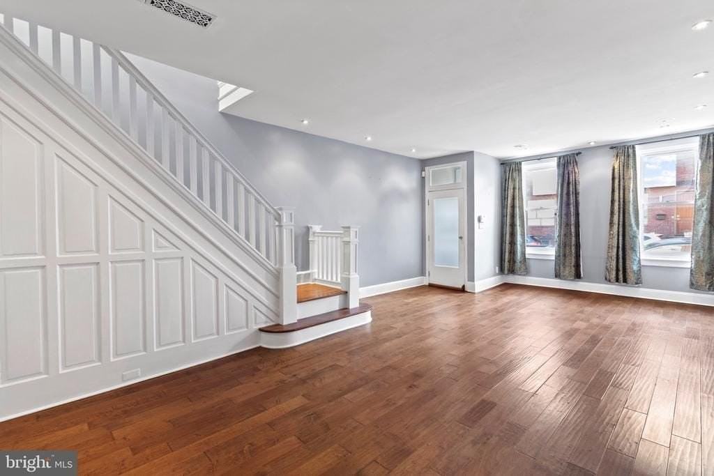 2443 E Cumberland St - Photo 2 of 19