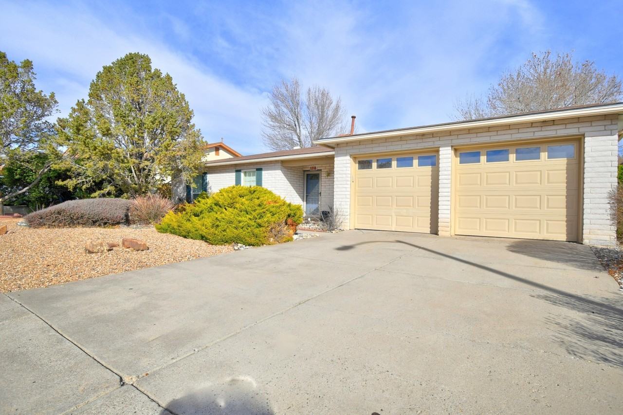 5316 Van Christopher Dr Ne