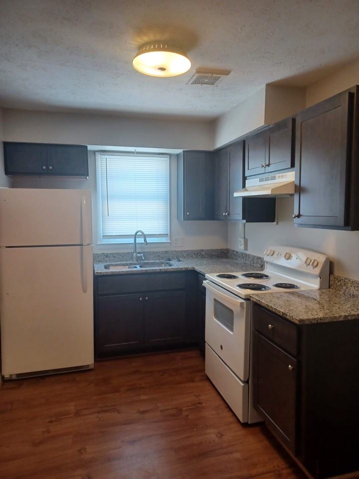 2 N Euclid Ave #4 - Photo 3 of 7