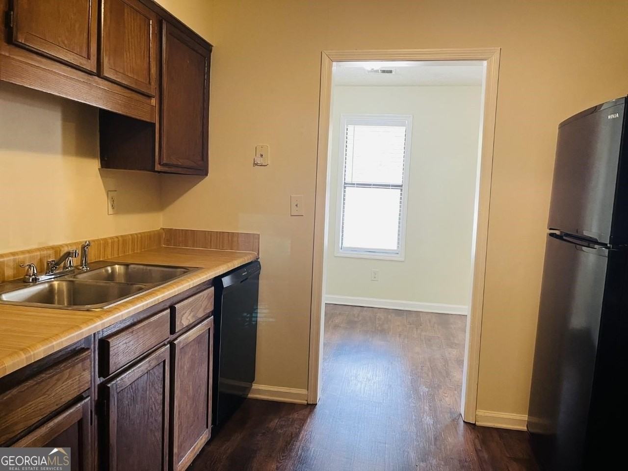 165 Pine Ter #165 - Photo 4 of 19