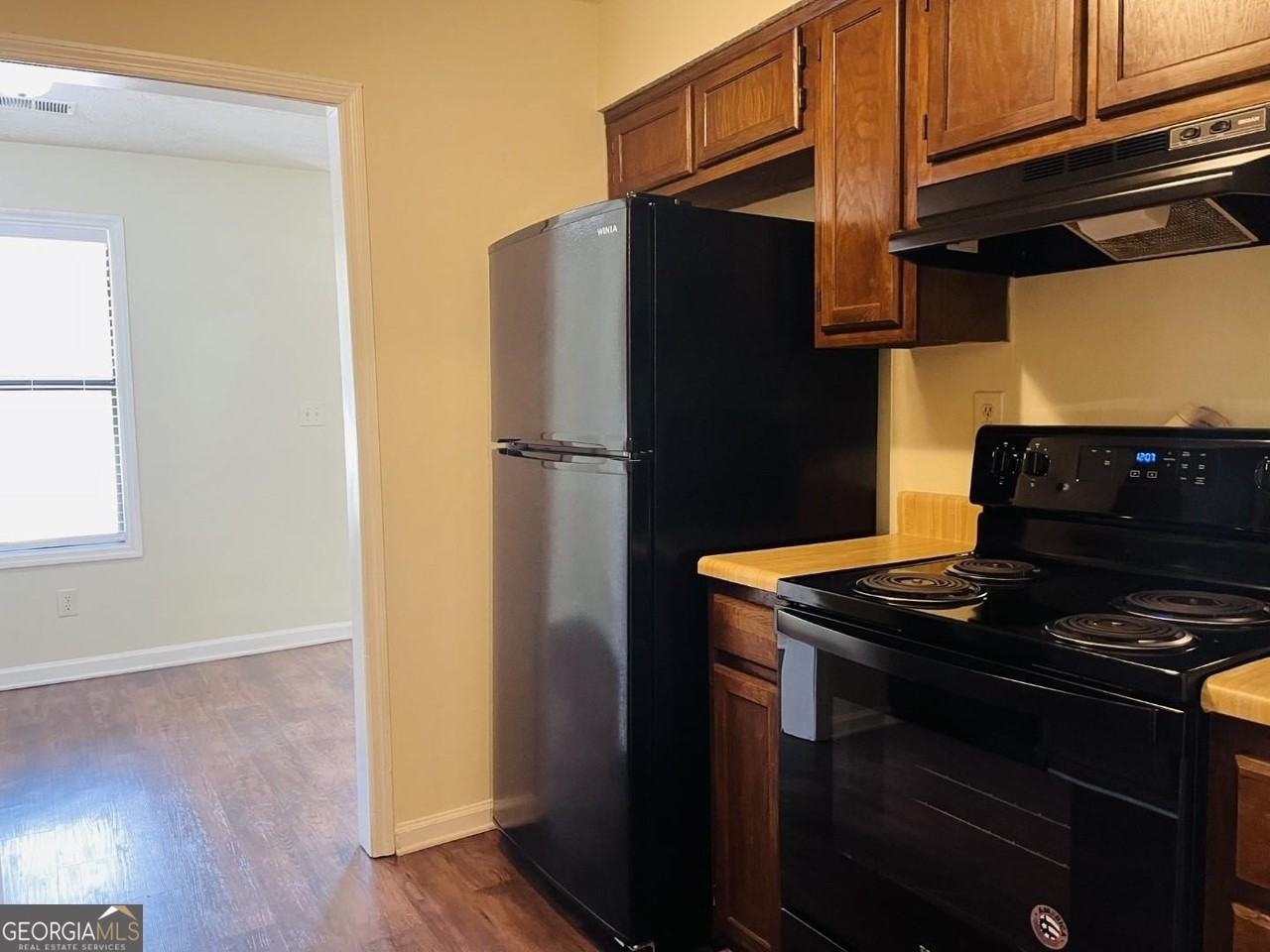 165 Pine Ter #165 - Photo 5 of 19