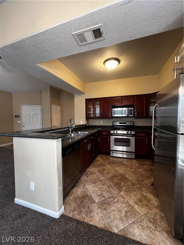 1725 Queen Victoria St #204 - Photo 2 of 20