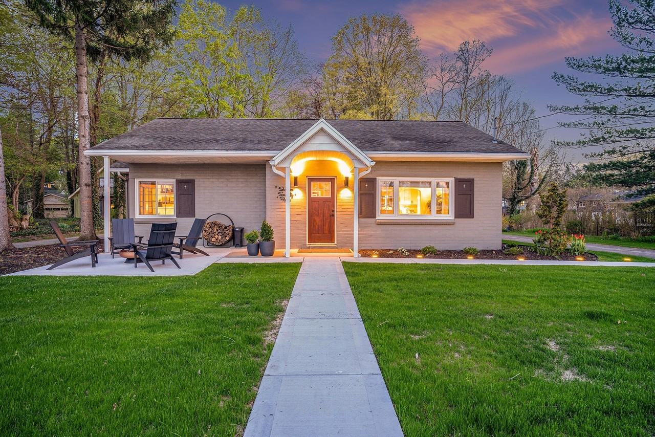 1674 S Shore Dr - Photo 2 of 20