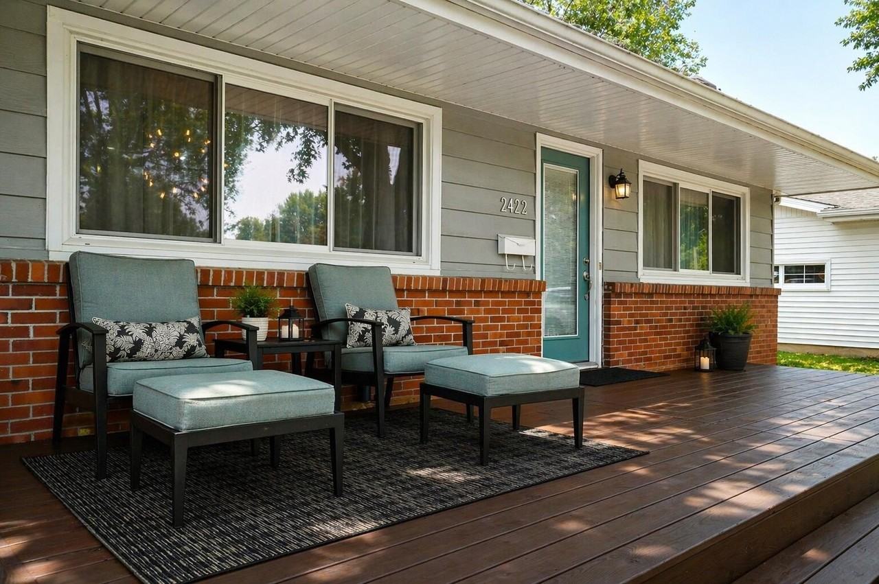 2422 S Kickapoo Ave - Photo 3 of 35