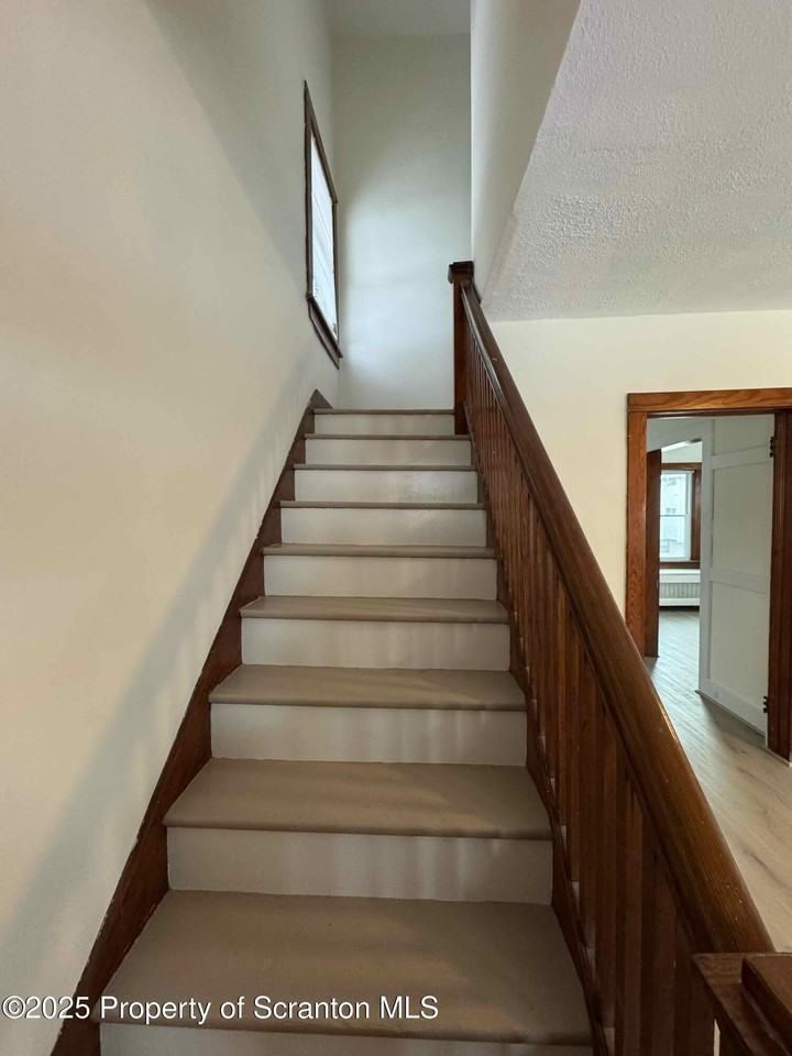 1116 Fairfield St - Photo 7 of 11