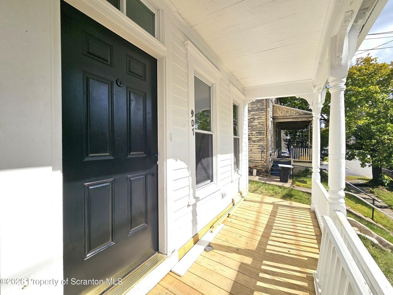 907 Green Ridge St - Photo 2 of 12