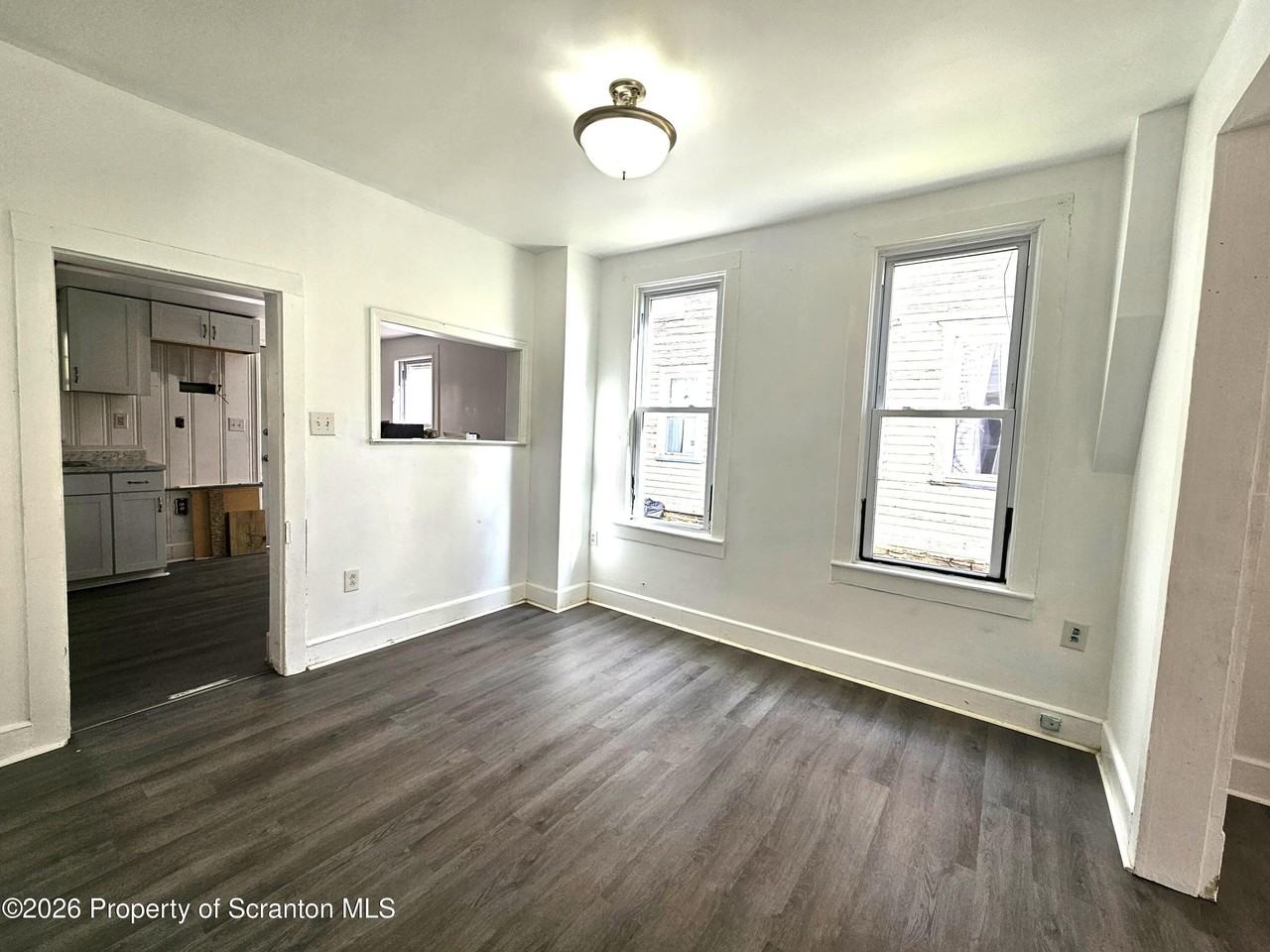 907 Green Ridge St - Photo 4 of 12